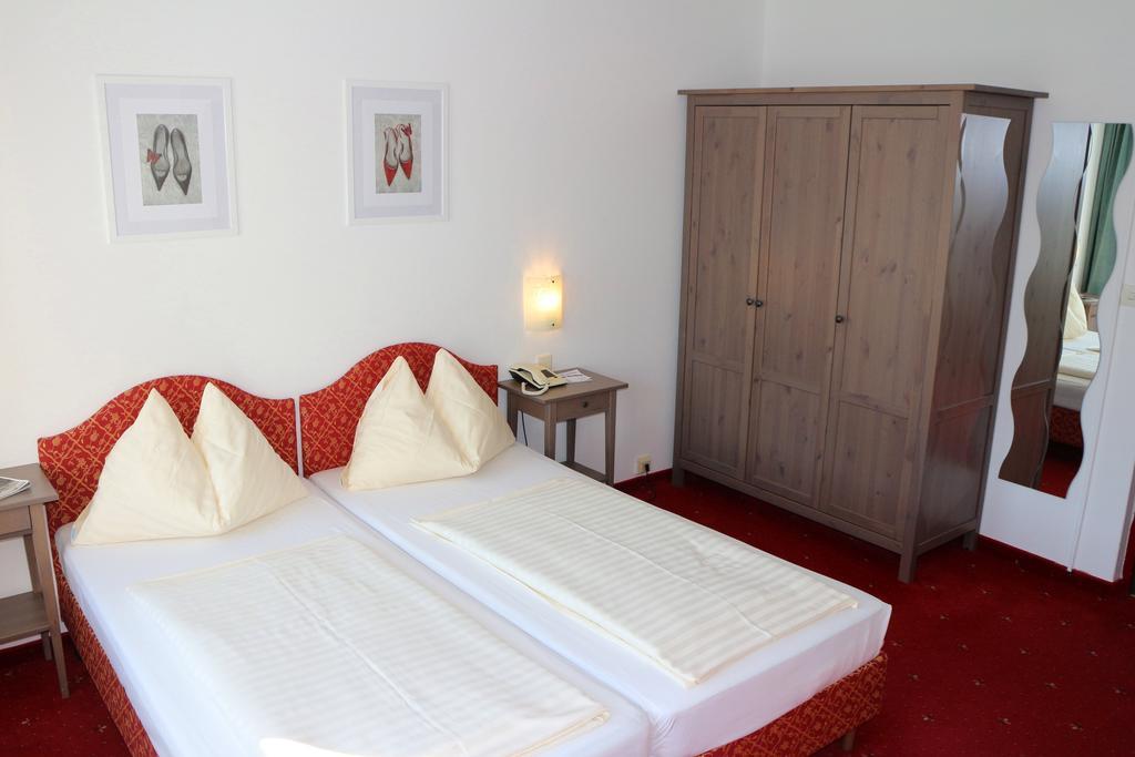 Hotel Gasthof Kasino Villach Room photo