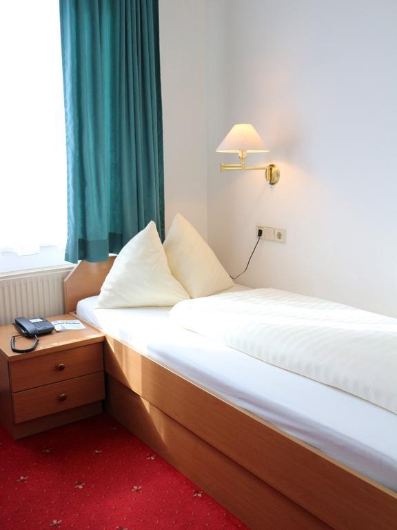 Hotel Gasthof Kasino Villach Room photo