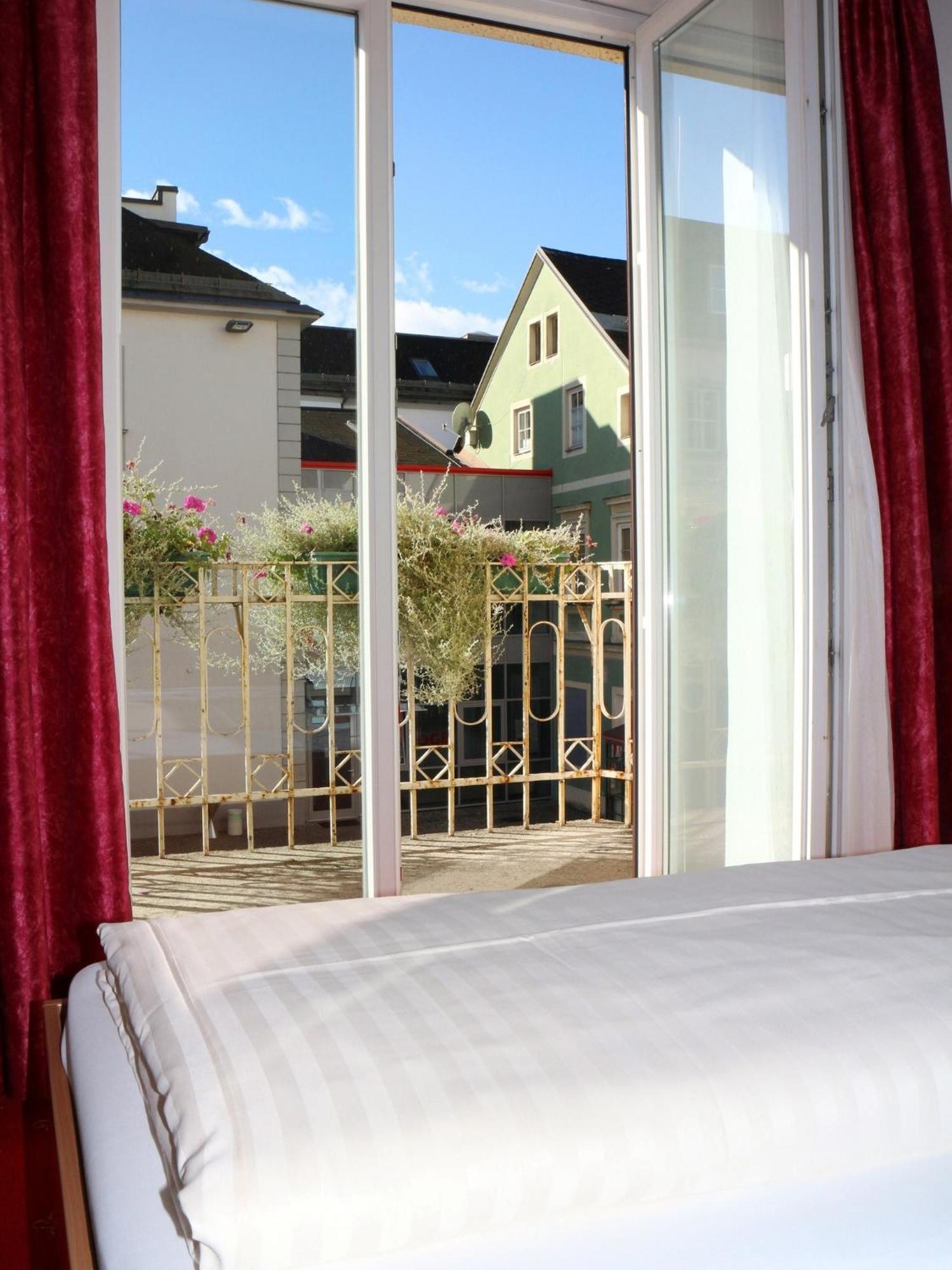 Hotel Gasthof Kasino Villach Exterior photo